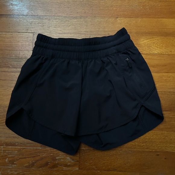 Lululemon Tracker Short V | *4” Inseam | SIZE 4 | Black - Picture 5 of 12